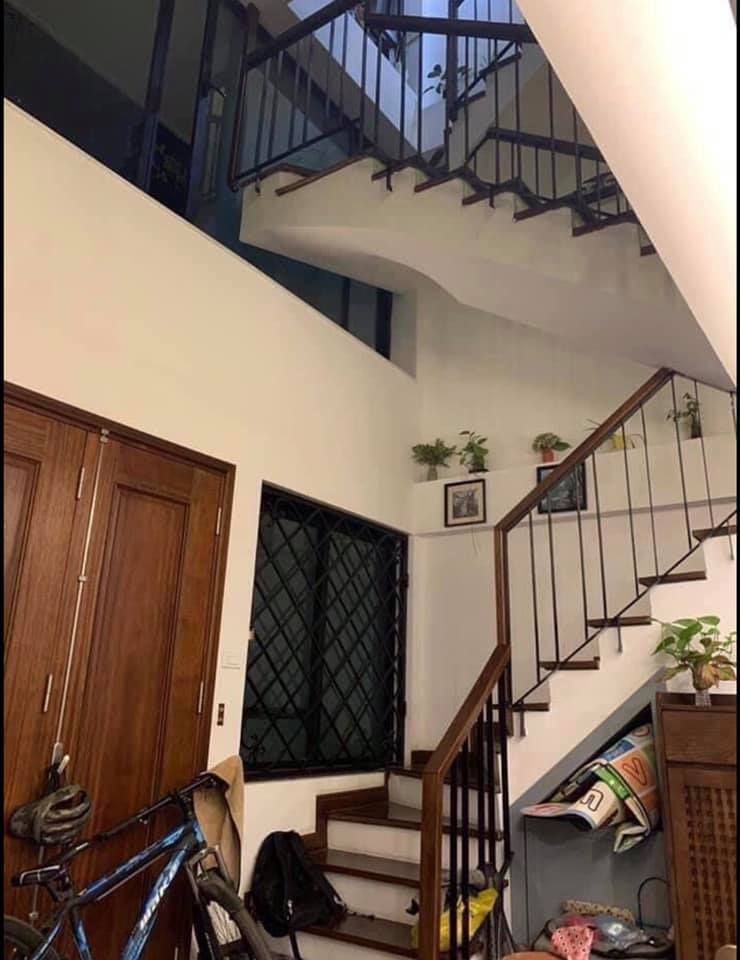 NHÀ MỚI CẦU GIẤY Ở NGAY 3 TẦNG 31M2 GIÁ CHỈ NHỈNH 2 TỶ GẦN Ô TÔ. Ngõ rộng thoáng cực hiếm