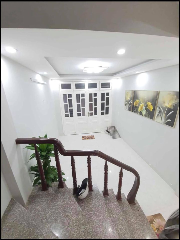 NHÀ GIÁP BÁT Q. HOÀNG MAI, GẦN GIẢI PHÓNG. Diện tích 31m2 sổ đỏ chính chủ. Nhà xây 4 Tầng.