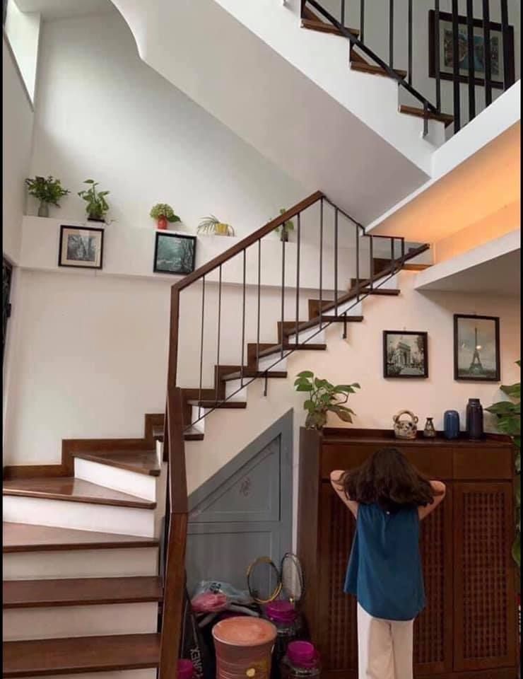 NHÀ MỚI CẦU GIẤY Ở NGAY 3 TẦNG 31M2 GIÁ CHỈ NHỈNH 2 TỶ GẦN Ô TÔ. Ngõ rộng thoáng cực hiếm