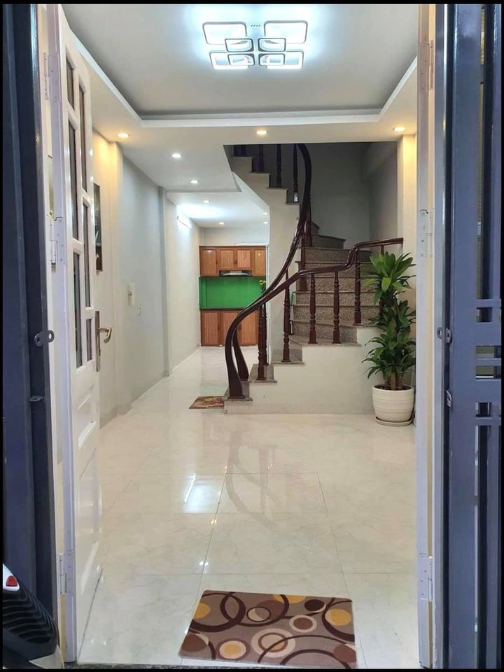 NHÀ GIÁP BÁT Q. HOÀNG MAI, GẦN GIẢI PHÓNG. Diện tích 31m2 sổ đỏ chính chủ. Nhà xây 4 Tầng.