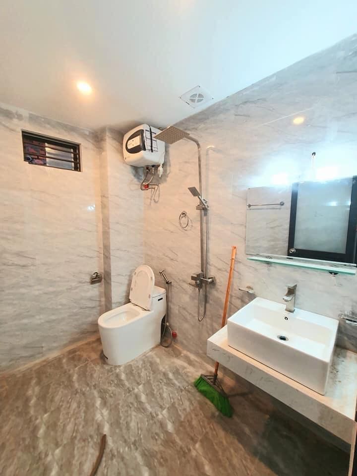 Bán gấp nhà đẹp quận Hoàng Mai Vị trí đẹp ngõ rộng 3m , kinh doanh nhỏ , ngõ thông tứ phía