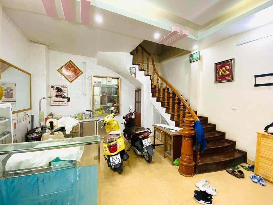 Bán nhà cách mặt phố Tam Khương( ngõ 10 Tôn Thất Tùng cũ) 15m , 35m2x 6 tầng, giá 3,95 tỷ.