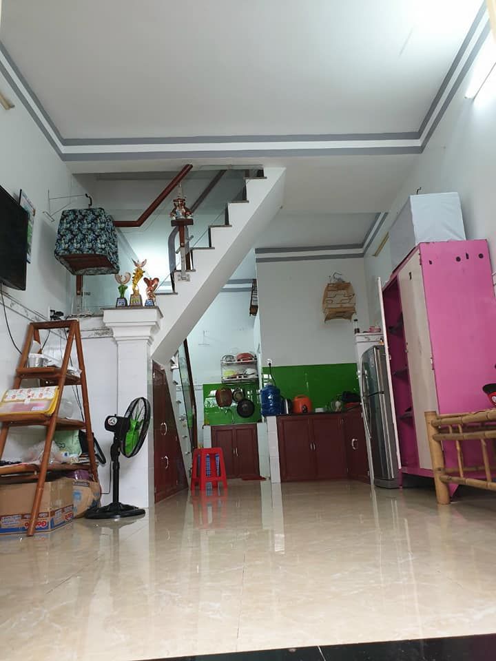 Cho thuê nhà nguyên căn thị trấn nhà bè đường Huỳnh Tấn phát. Dt 4x9m. Kết cấu:trệt lầu 1PK,2PN,2WC
