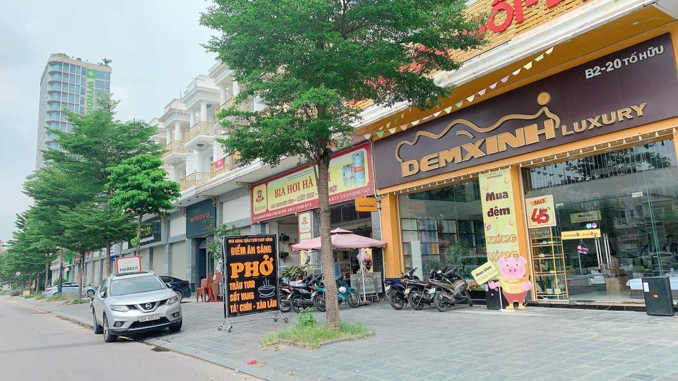 Cho thuê nhà liền kề nguyên căn ở Phố Tố hữu Hà Đông Mặt tiền 5m , 60*4t