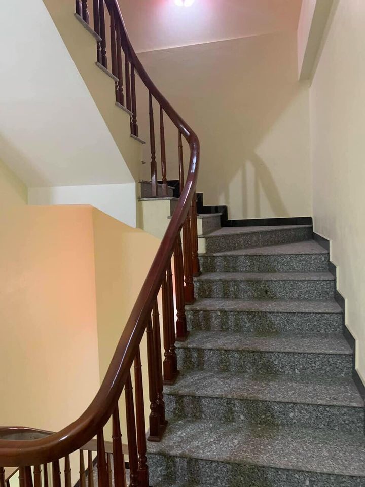 CẦN BÁN NHÀ 3 TẦNG ĐẸP SANG TRỌNG MỚI CÓNG THƠM MÙI SƠN ĐẸP MIỄN CHÊ THIẾT KẾ VÔ CÙNG HỢP LÝ