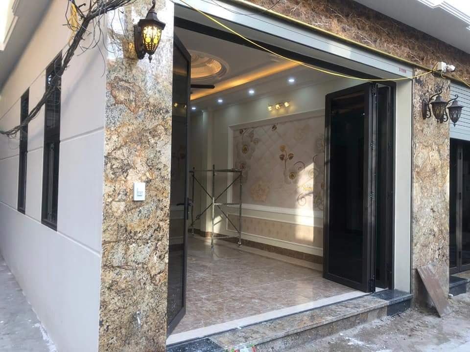 NHÀ ĐẸP NGUYỄN VĂN CỪ - LONG BIÊN - Ô TÔ ĐỖ CỔNG - KHU VỰC TRUNG TÂM QUẬN LONG BIÊN. DT 35M2 x 5T