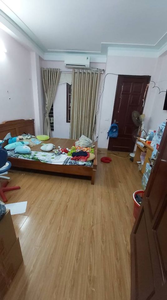 Bán Nhà Ngõ Ô Tô Tránh Hoàng Đạo Thành, Kinh Doanh, DT 36m2 x 5T, MT 4m, Hơn 4Tỷ