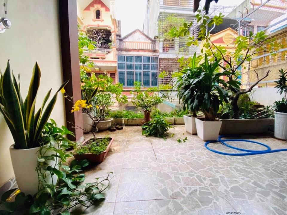 Bán nhà Thạch Bàn 40m2 , ô tô vào nhà , Giá 3.1 tỷ LH 0982372239