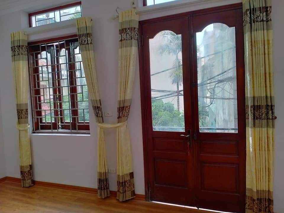 Chỉ 2.35 tỷ, chủ cần bán gấp nhà 6 Tầng, mới, đẹp, ở Lĩnh Nam.