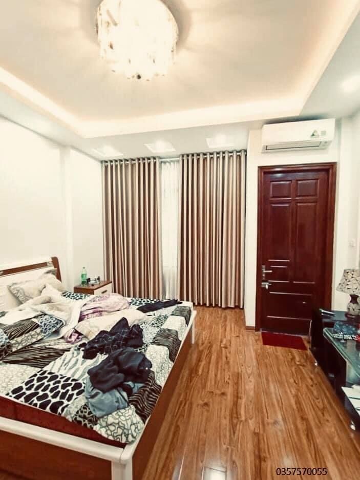 Bán nhà Thạch Bàn 40m2 , ô tô vào nhà , Giá 3.1 tỷ LH 0982372239