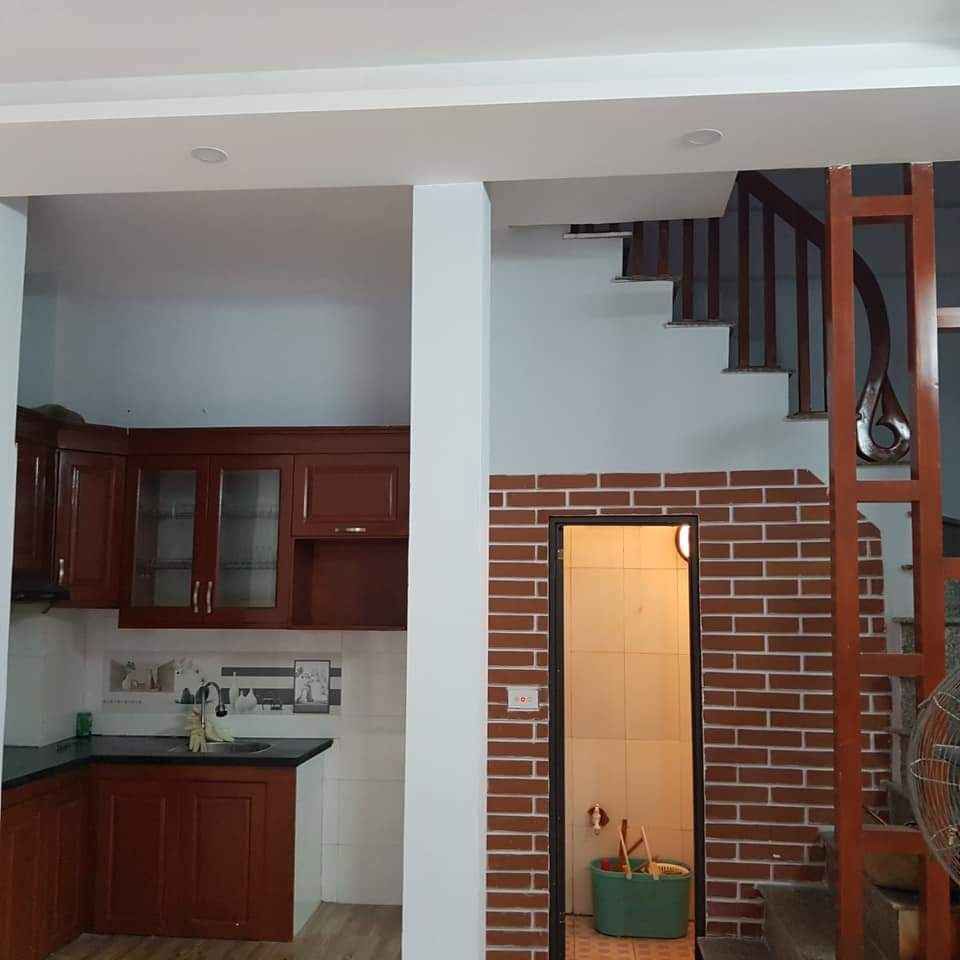 Chỉ 2.35 tỷ, chủ cần bán gấp nhà 6 Tầng, mới, đẹp, ở Lĩnh Nam.