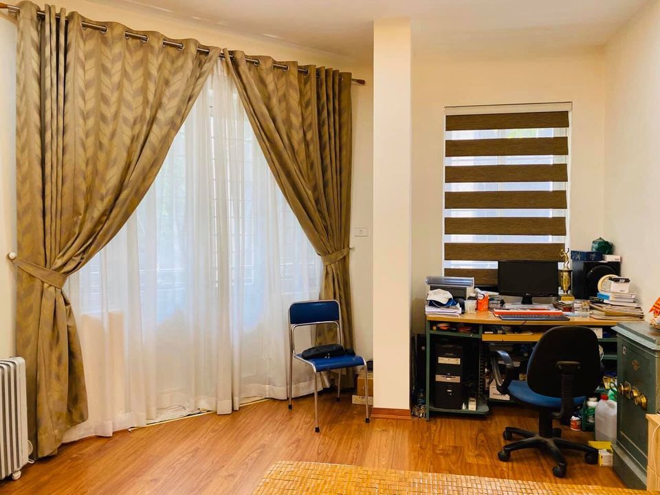 Nhà Đẹp Cần Bán Khách Xem Ưng Ngay Vị trí đẹp, ô tô đỗ cửa, thông ngõ 80 Hoàng Ngân