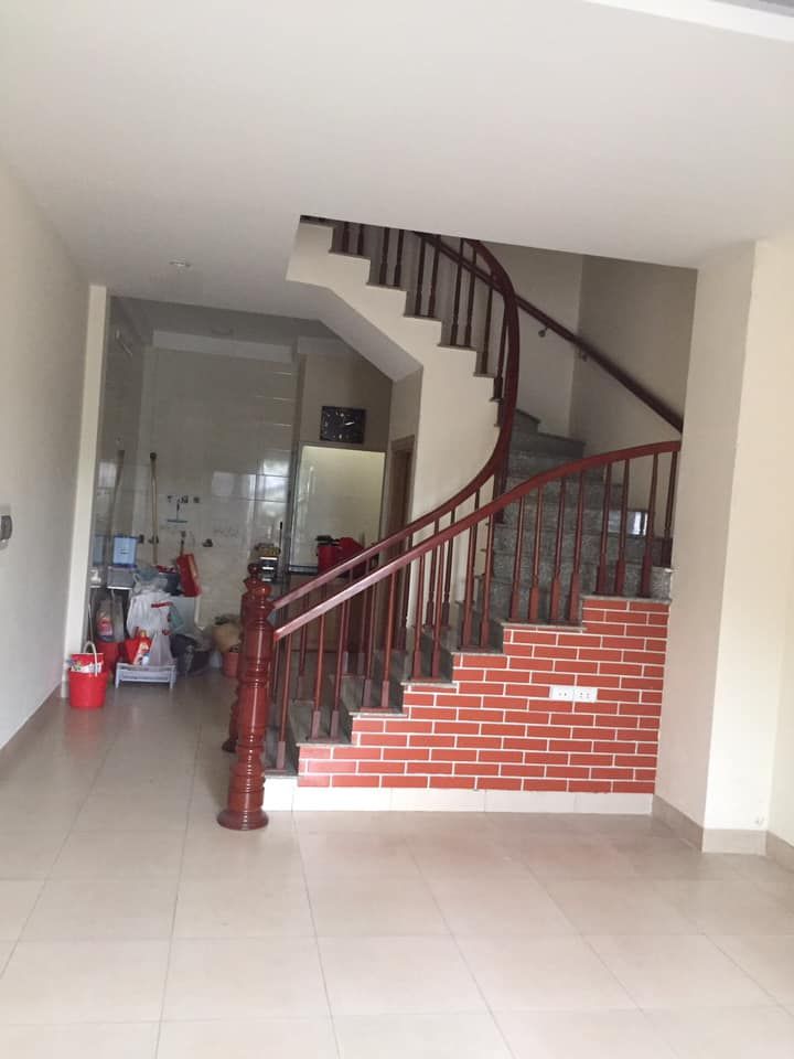 Bán nhà chính chủ phân lô quận hà đông . Gần kđt an Hưng . Dt 50m x3,5 tầng . Mỗi tầng 2p ngủ .