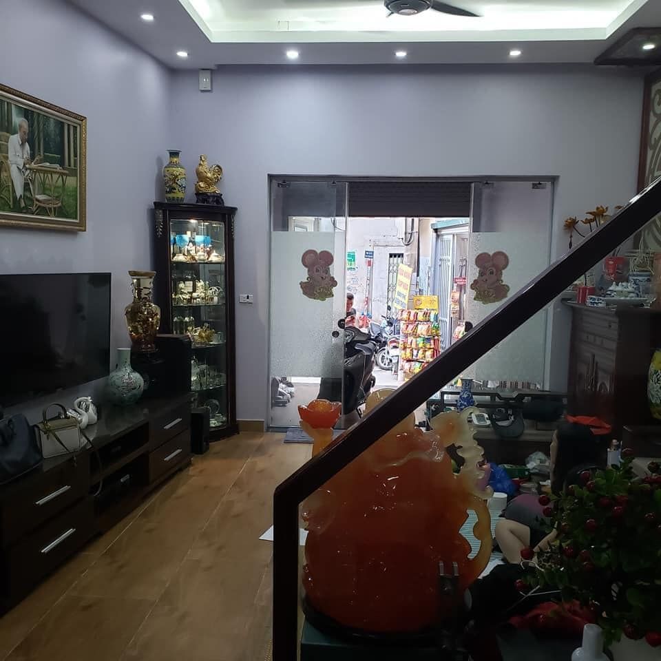 NHÀ ĐẸP, NGÕ THÔNG, NHÀ KINH DOANH, GIÁ HỢP LÝ 53m2=>3,8 tỷ Phố Trương Định 53m3 x 2 tầng
