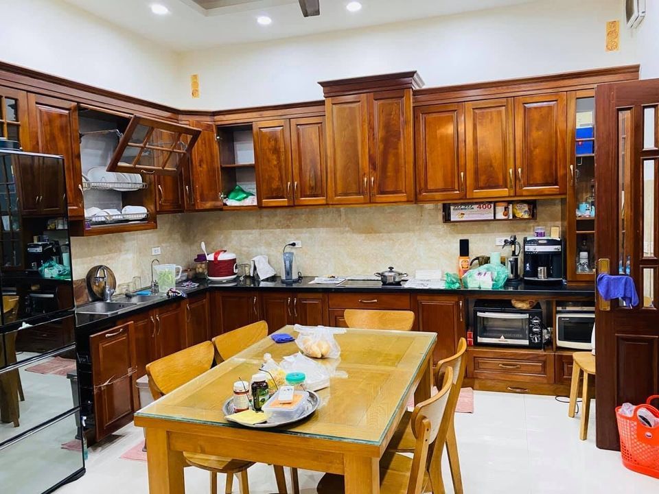 Nhà Đẹp Cần Bán Khách Xem Ưng Ngay Vị trí đẹp, ô tô đỗ cửa, thông ngõ 80 Hoàng Ngân
