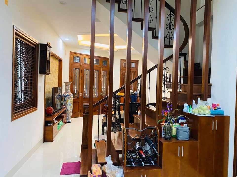 Nhà Đẹp Cần Bán Khách Xem Ưng Ngay Vị trí đẹp, ô tô đỗ cửa, thông ngõ 80 Hoàng Ngân