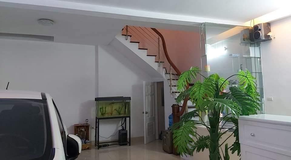 NHÀ BỒ ĐỀ - MẶT TIỀN RỘNG – NHÀ ĐẸP – GARA OTO – CHỈ VIỆC XÁCH VALI ĐẾN LÀ Ở CHỦ TỰ XÂY