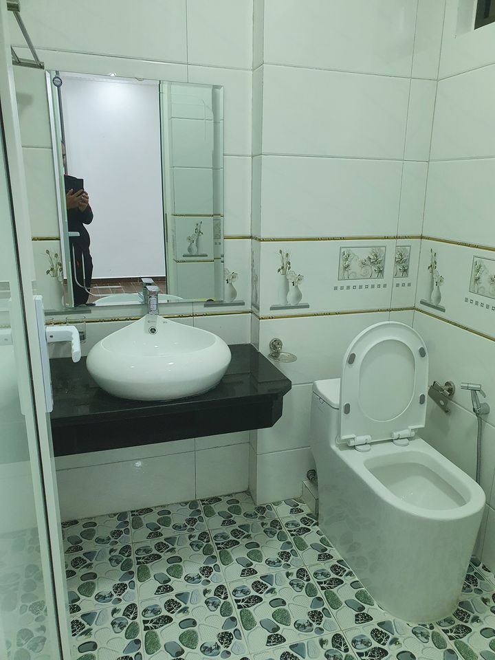 NHÀ PHỐ VIP NGUYỄN SƠN LONG BIÊN. KHU CÁN BỘ HÀNG KHÔNG, Ô TÔ ĐỖ CỔNG 2,5 TỶ RA LỘC.