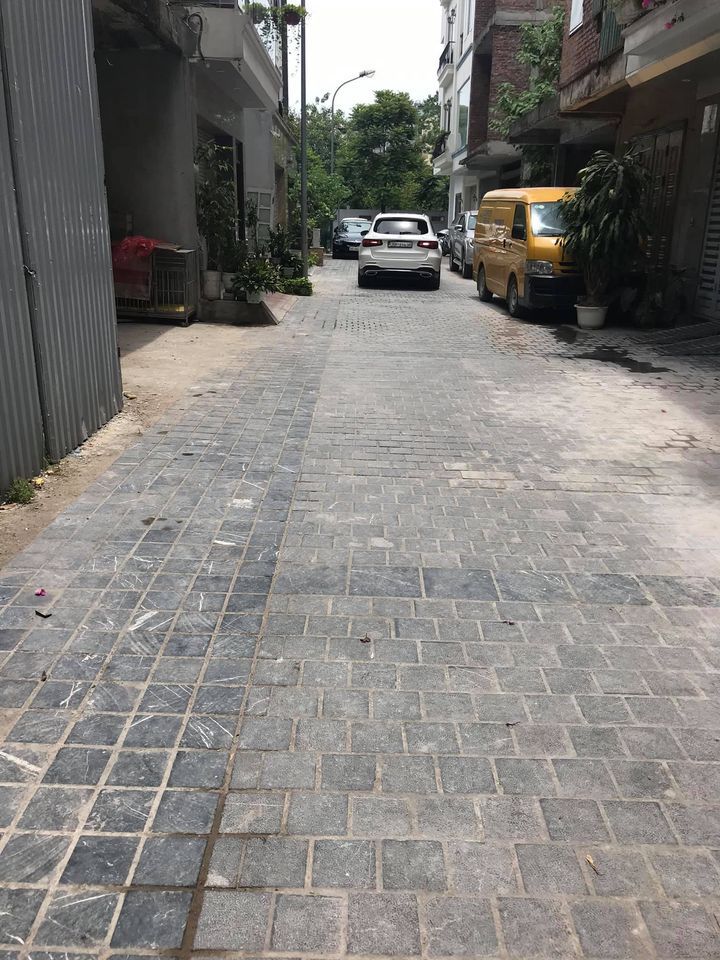 Nhà Đẹp Cần Bán Khách Xem Ưng Ngay Vị trí đẹp, ô tô đỗ cửa, thông ngõ 80 Hoàng Ngân