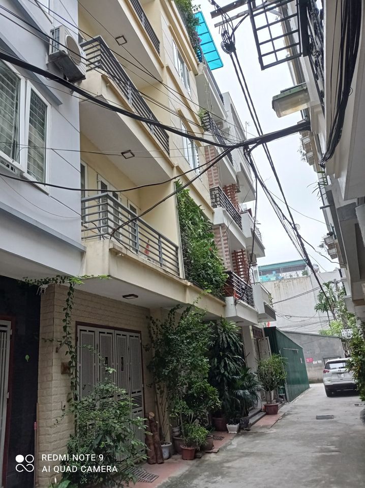 BÁN NHÀ NGỌC THỤY, KHU PHÂN LÔ QUÂN ĐỘI GIÁ 2,75 TỶ : DT 39m, 4TẦNG, MT 3,4m, Ngõ 4,5m