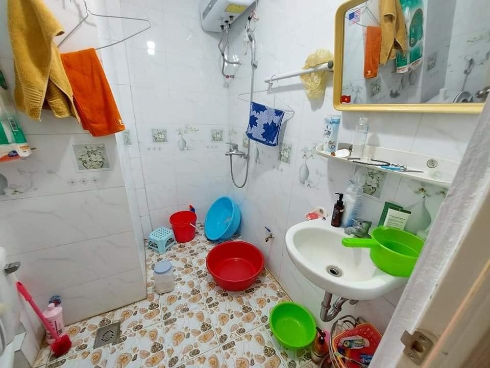 Bán nhà mặt đường Huỳnh Thúc Kháng HĐ kinh doanh ôtô tránh đỗ 31m2 X3Tầng MT : 5m Giá : 3.4 tỷ