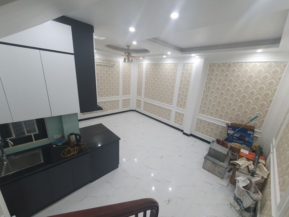 NHÀ PHỐ VIP NGUYỄN SƠN LONG BIÊN. KHU CÁN BỘ HÀNG KHÔNG, Ô TÔ ĐỖ CỔNG 2,5 TỶ RA LỘC.