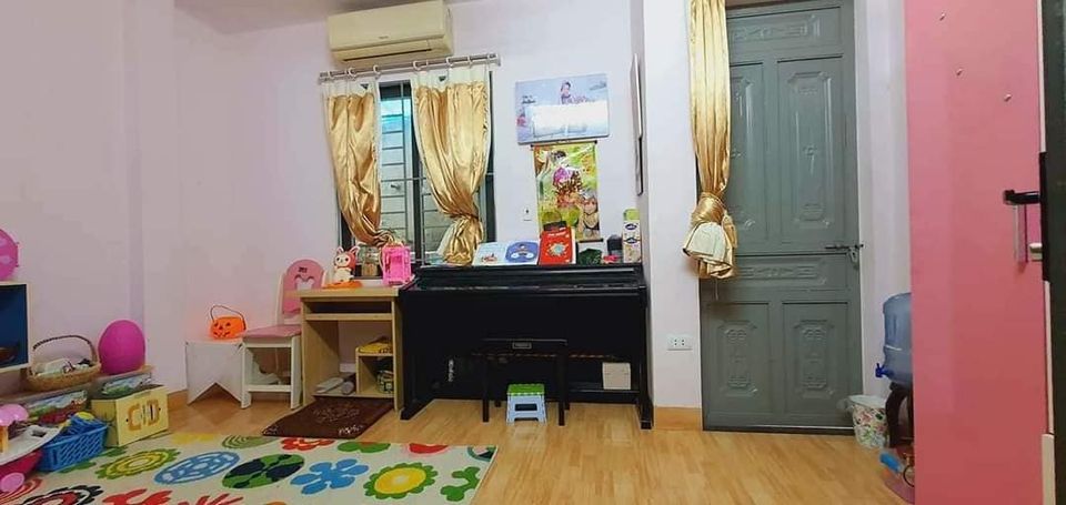 Dt 35m nhà 5 tầng tổng 6 phòng ngủ nhà đẹp oto đỗ cửa. Mộ lao. LH 0385504785