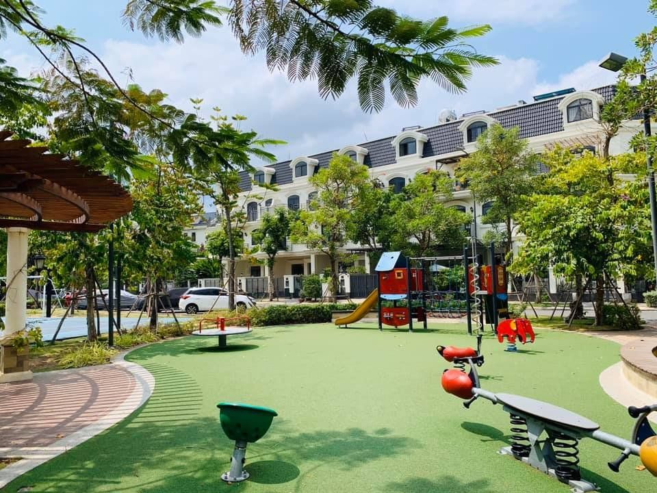 BÁN GẤP NHÀ PHỐ LAKE VIEW CITY QUẬN 2