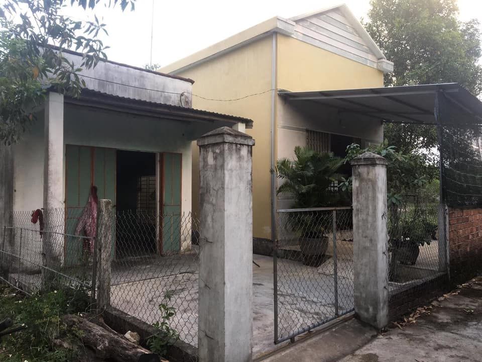 Cần bán gấp 2 căn nhà liền kề trên diện tích đất tổng 303m2. Địa chỉ K5 Thị Trấn Núi Thành