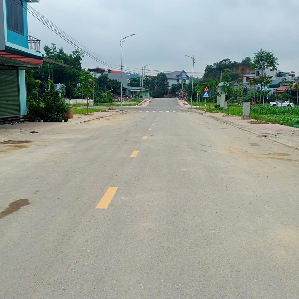 Cần tiền mở rộng kinh doanh nên em vẫn bán bán các lô bên phặc tràng, dương quang, TP bắc kạn