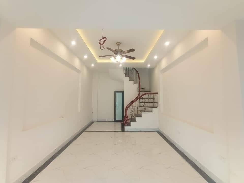 Bán nhà Mặt phố sầm uất Q. HBT, đường 4 làn MT 4m 30m2x3T chỉ 4,03 tỷ