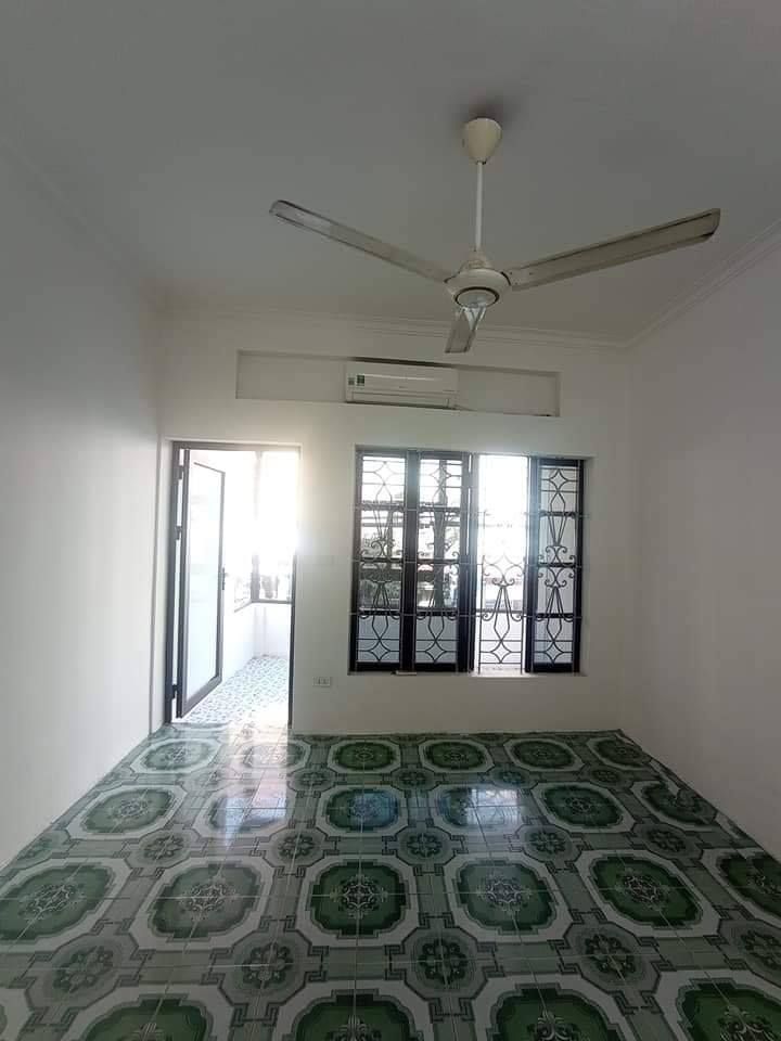 Bán nhà Mặt phố sầm uất Q. HBT, đường 4 làn MT 4m 30m2x3T chỉ 4,03 tỷ
