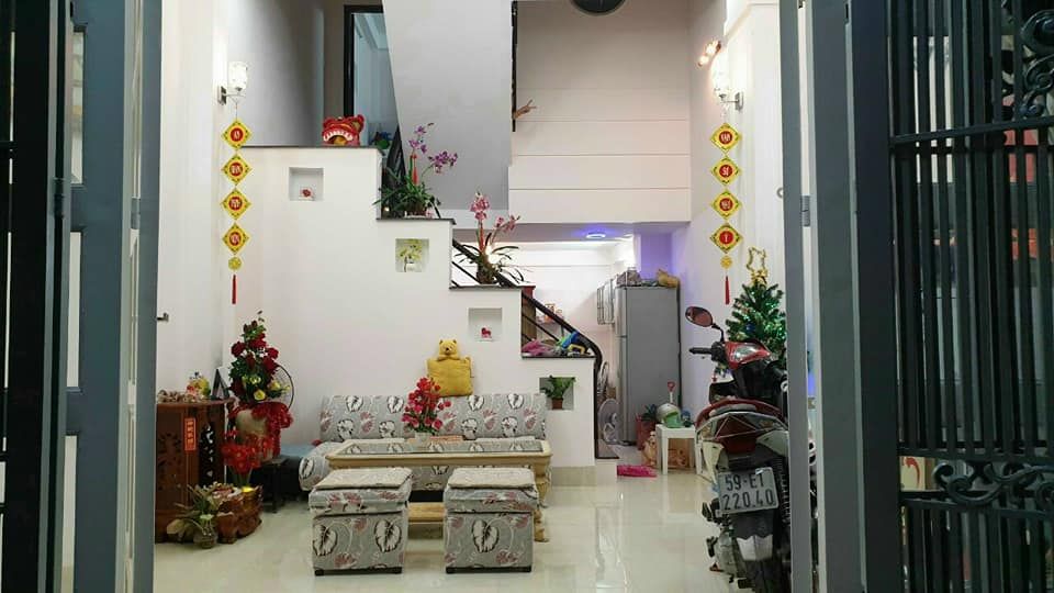 BÁN NHÀ PHƯỜNG 7 BÌNH THẠNH DT: 4 x 11 vuông vức không lộ giới, 1 Trệt, 3 lầu đúc. 5 pn 6wc
