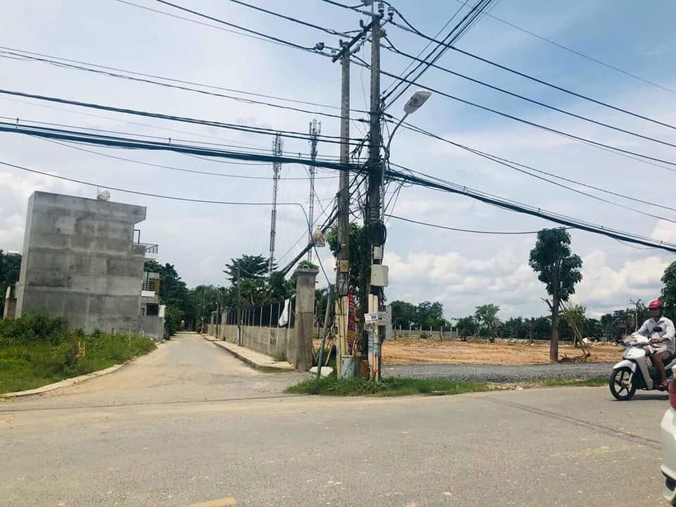 GIÁ BÁN THẤP HƠN NH ĐỊNH GIÁ 100m2 đường 7m Cách mặt tiền đường Nguyễn Xiển Q9 30m