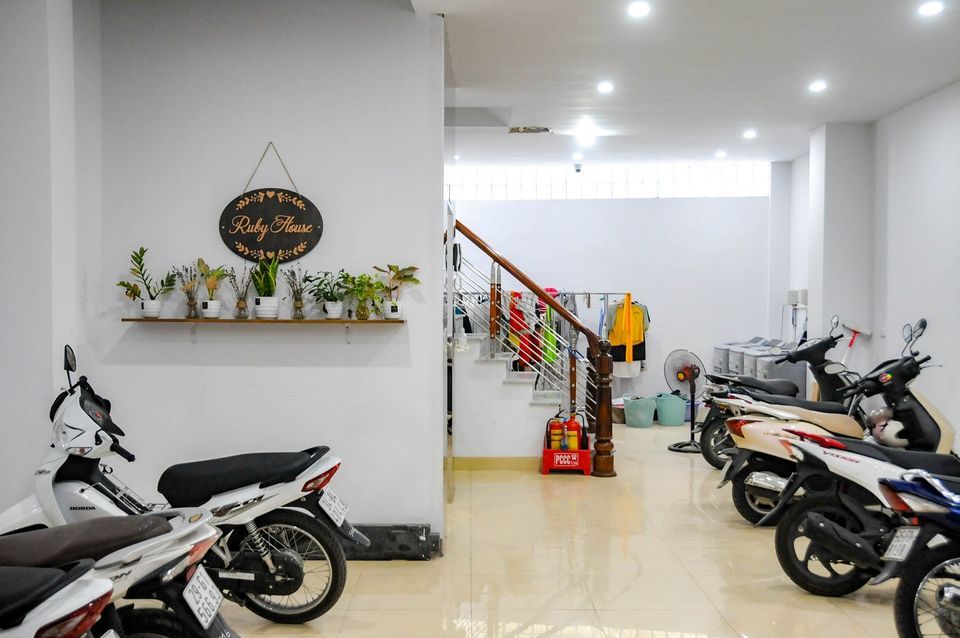 BÁN GẤP NHÀ PHỐ LÊ THANH NGHỊ Ở VÀ KINH DOANH CHỈ 18 TỶ