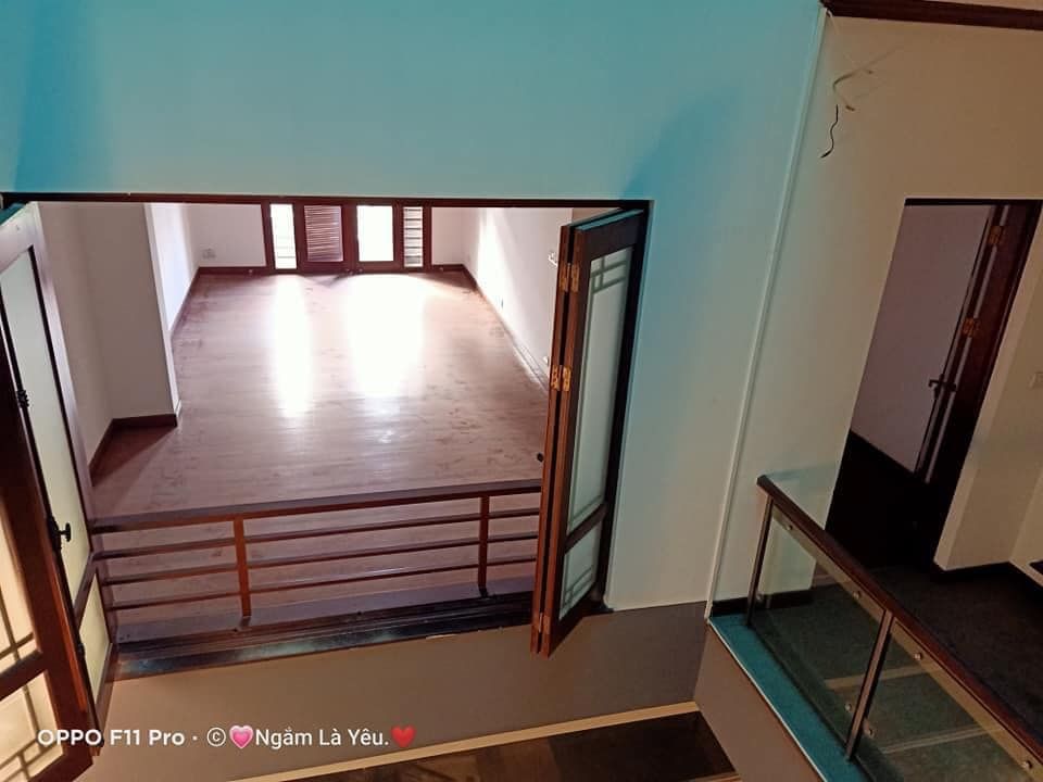 Bánp Nhà Mặt Phố Vũ Phạm Hàm Kinh Doanh S= 173m2 , 5 tang Biệt thự giữa lòng trung tâm thành phố.