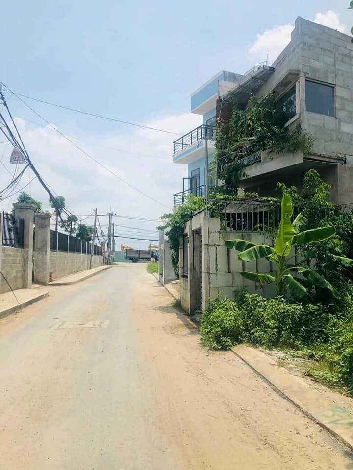 GIÁ BÁN THẤP HƠN NH ĐỊNH GIÁ 100m2 đường 7m Cách mặt tiền đường Nguyễn Xiển Q9 30m