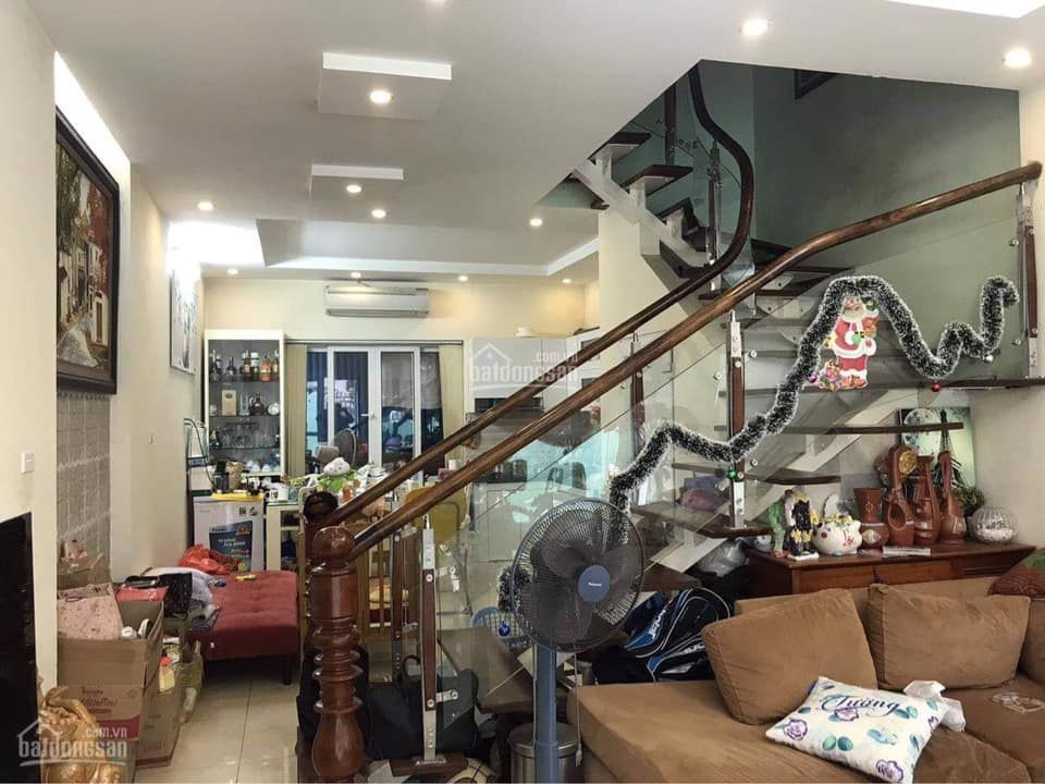 Cho thuê Nhà 2 tầng, full nội thất ở Hoàng Hoa Thám giá 10 triệu/1 tháng có thương lượng