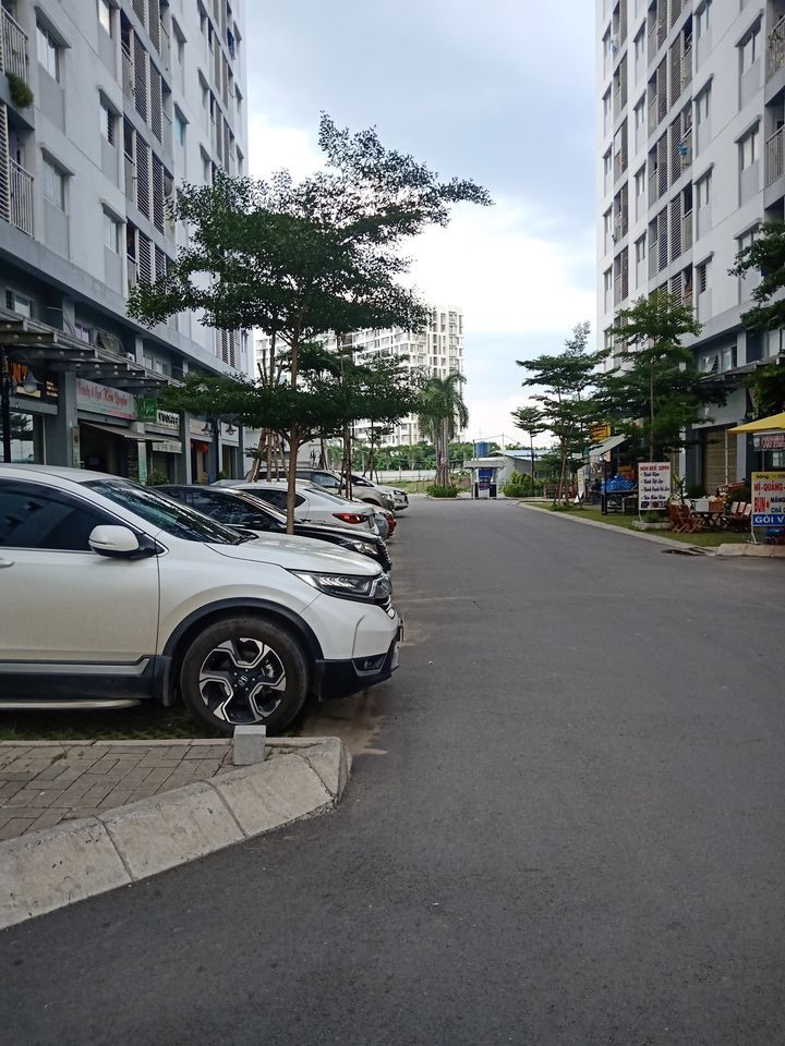 cần bán gấp căn hộ thương mại Ehomes Q9 sát khu Lakeview Q2, giao thông rất thuận tiện đi vào TT