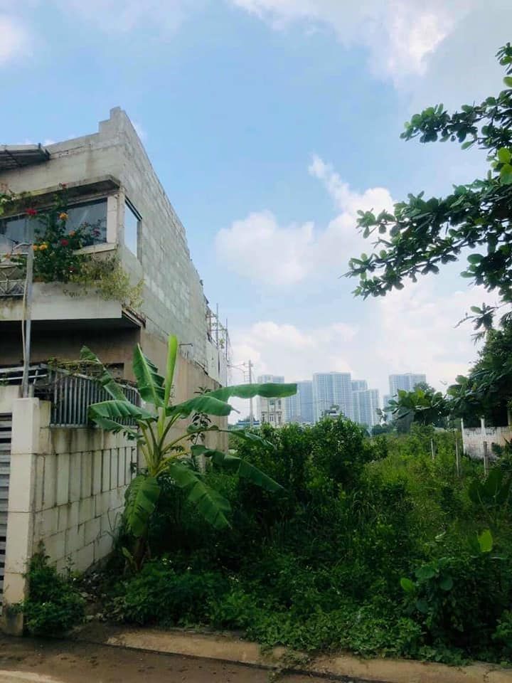 GIÁ BÁN THẤP HƠN NH ĐỊNH GIÁ 100m2 đường 7m Cách mặt tiền đường Nguyễn Xiển Q9 30m
