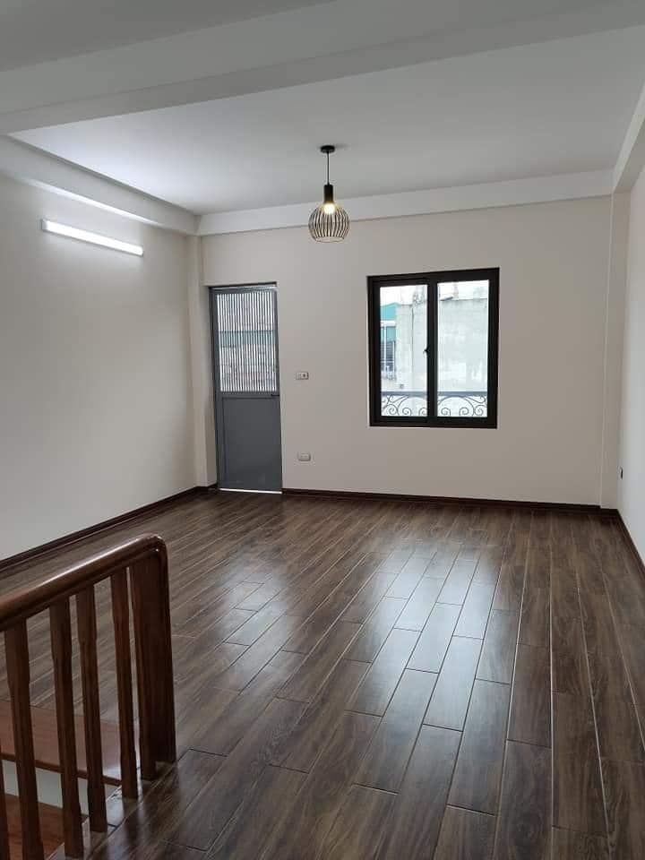 Bán nhà Hoàng Hoa Thám- ô tô vào nhà-63m x 5 tầng. Giá chỉ 6.2 tỷ