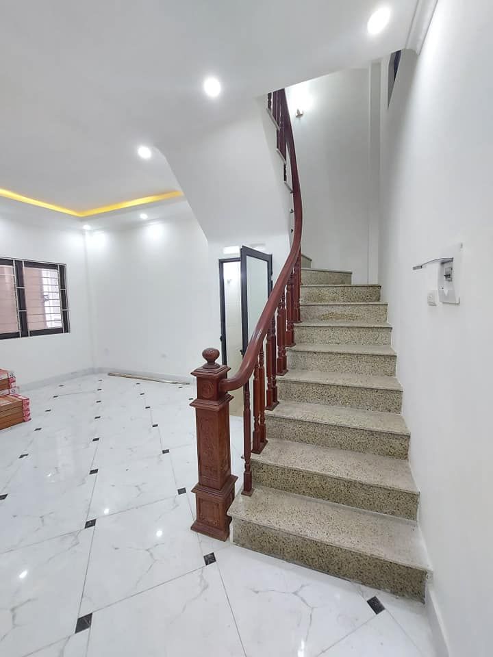 CHÍNH CHỦ BÁN NHÀ ĐƯỜNG TÂN MAI,Ô TÔ ĐỖ CỬA,GIÁ 2,7 TỶ