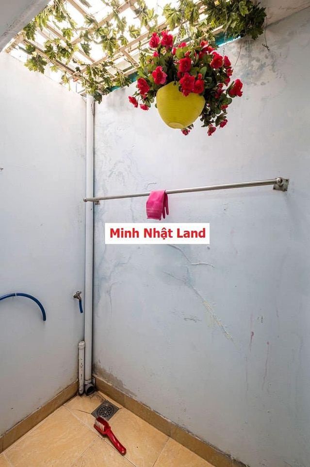 Cần cho thuê nhà nguyên căn 1/ hẻm C9 đường Phạm Hùng Q8 Diện tích : 4 x 16 Kết cấu : 1 trệt 1 lầu
