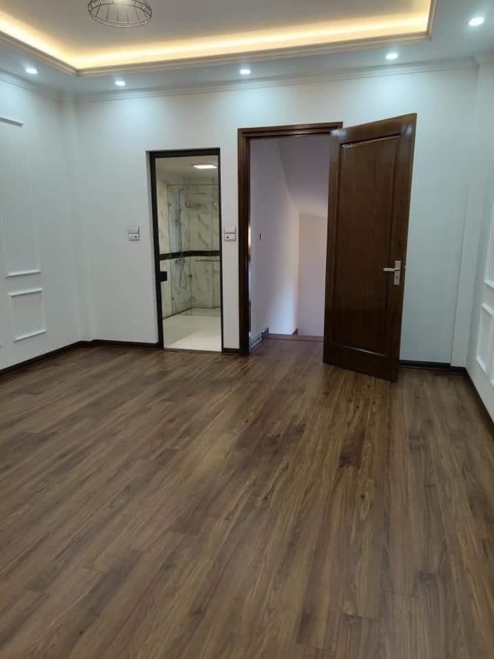 Bán nhà Hoàng Hoa Thám- ô tô vào nhà-63m x 5 tầng. Giá chỉ 6.2 tỷ