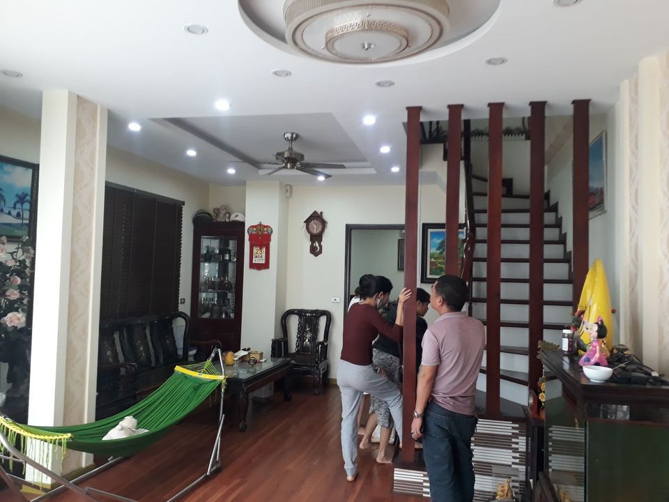 BÁN NHÀ LÔ GÓC-KINH DOANH ĐỈNH- TRƯỚC NHÀ RỘNG 15 MÉT, CÁCH MẶT ĐƯỜNG LÊ XUÂN ĐIỆP VÀI BƯỚC CHÂN.