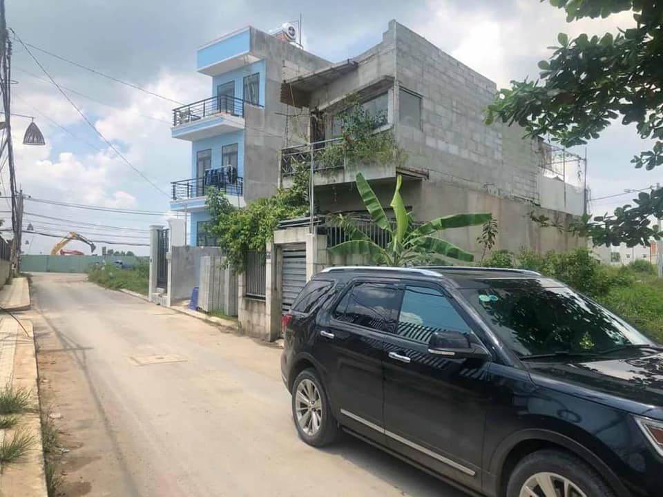 GIÁ BÁN THẤP HƠN NH ĐỊNH GIÁ 100m2 đường 7m Cách mặt tiền đường Nguyễn Xiển Q9 30m