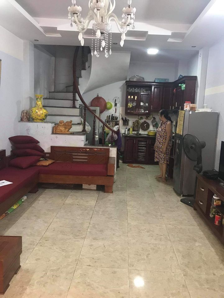 CHỦ CẦN TIỀN BÁN GẤP NHÀ PHỐ TÂN MAI - 45M2 VỀ Ở LUÔN - CHỈ 2,95 TỶ. LH: 0947205818