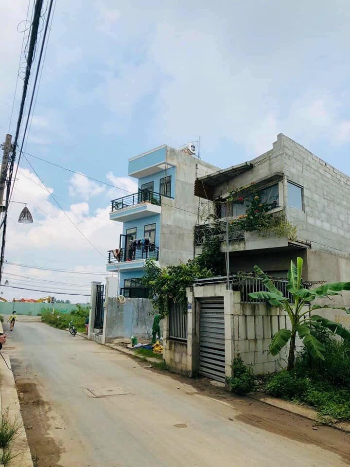 GIÁ BÁN THẤP HƠN NH ĐỊNH GIÁ 100m2 đường 7m Cách mặt tiền đường Nguyễn Xiển Q9 30m