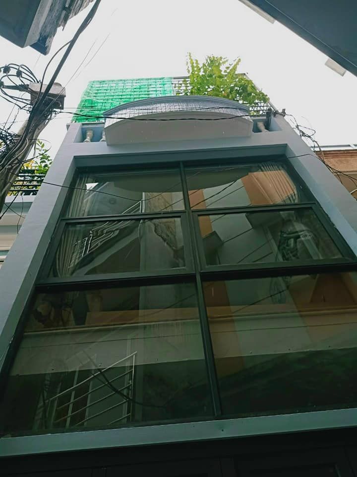 NHÀ NGUYỄN KIỆM P4 GÒ VẤP Diện tích : 3m x 11m Cấu trúc : 1 trệt 2 lầu 4PN 3 WC