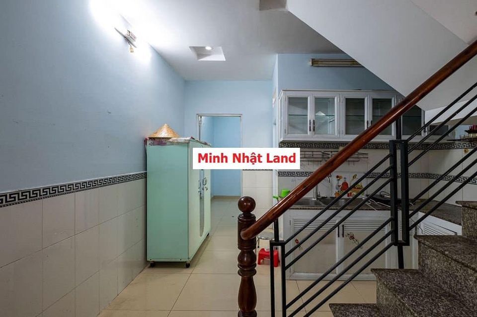Cần cho thuê nhà nguyên căn 1/ hẻm C9 đường Phạm Hùng Q8 Diện tích : 4 x 16 Kết cấu : 1 trệt 1 lầu